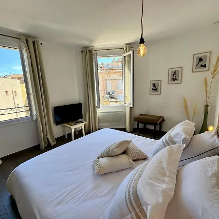 Apartment Port *