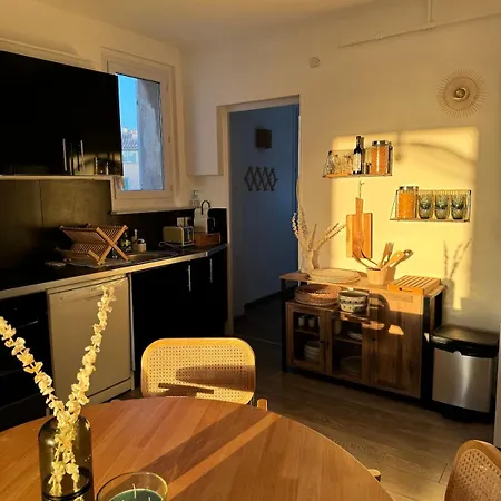 Apartment Port *