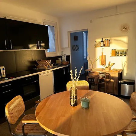 Apartment Port